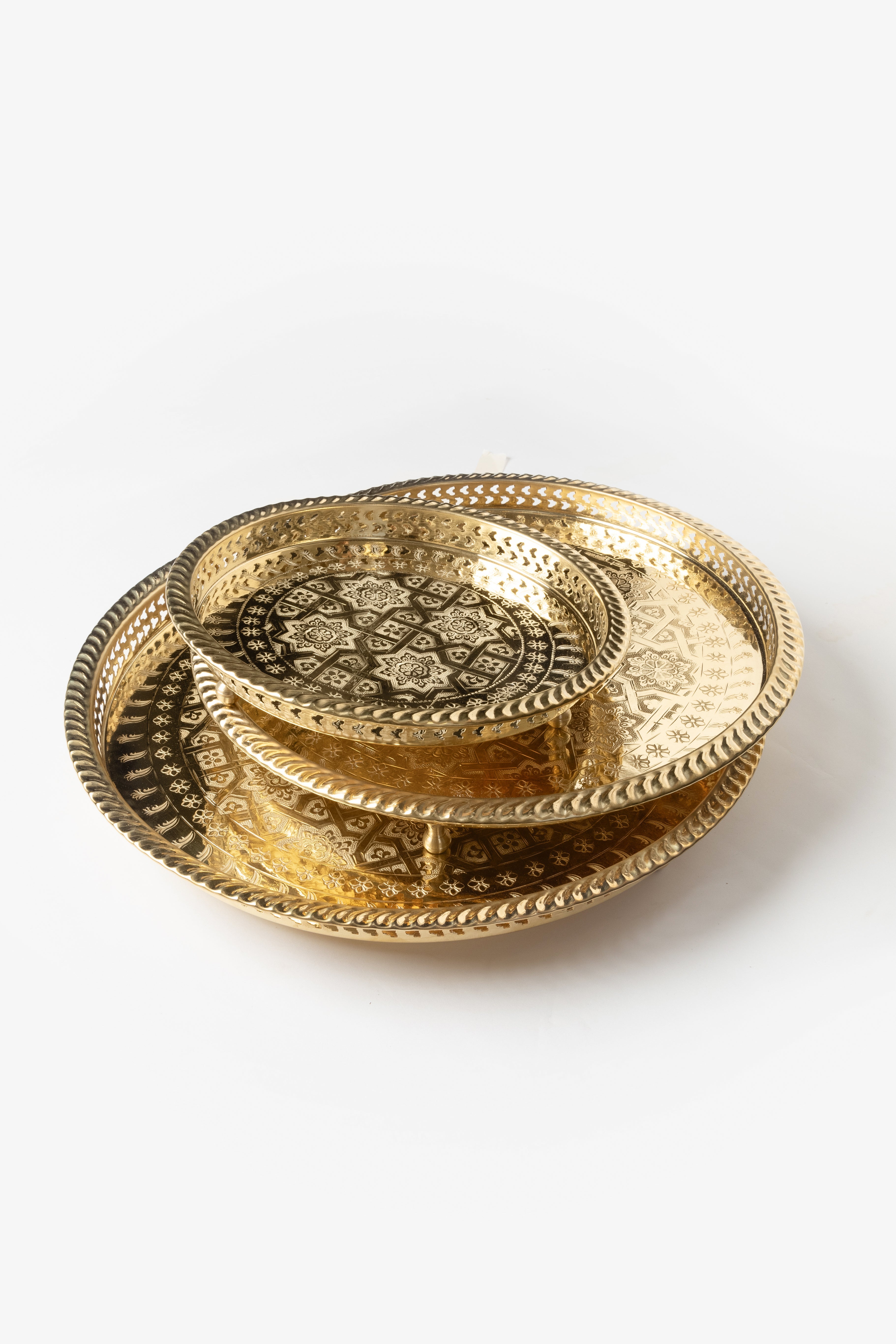Layali – Plateau à pieds marocain avec gravures traditionnelles