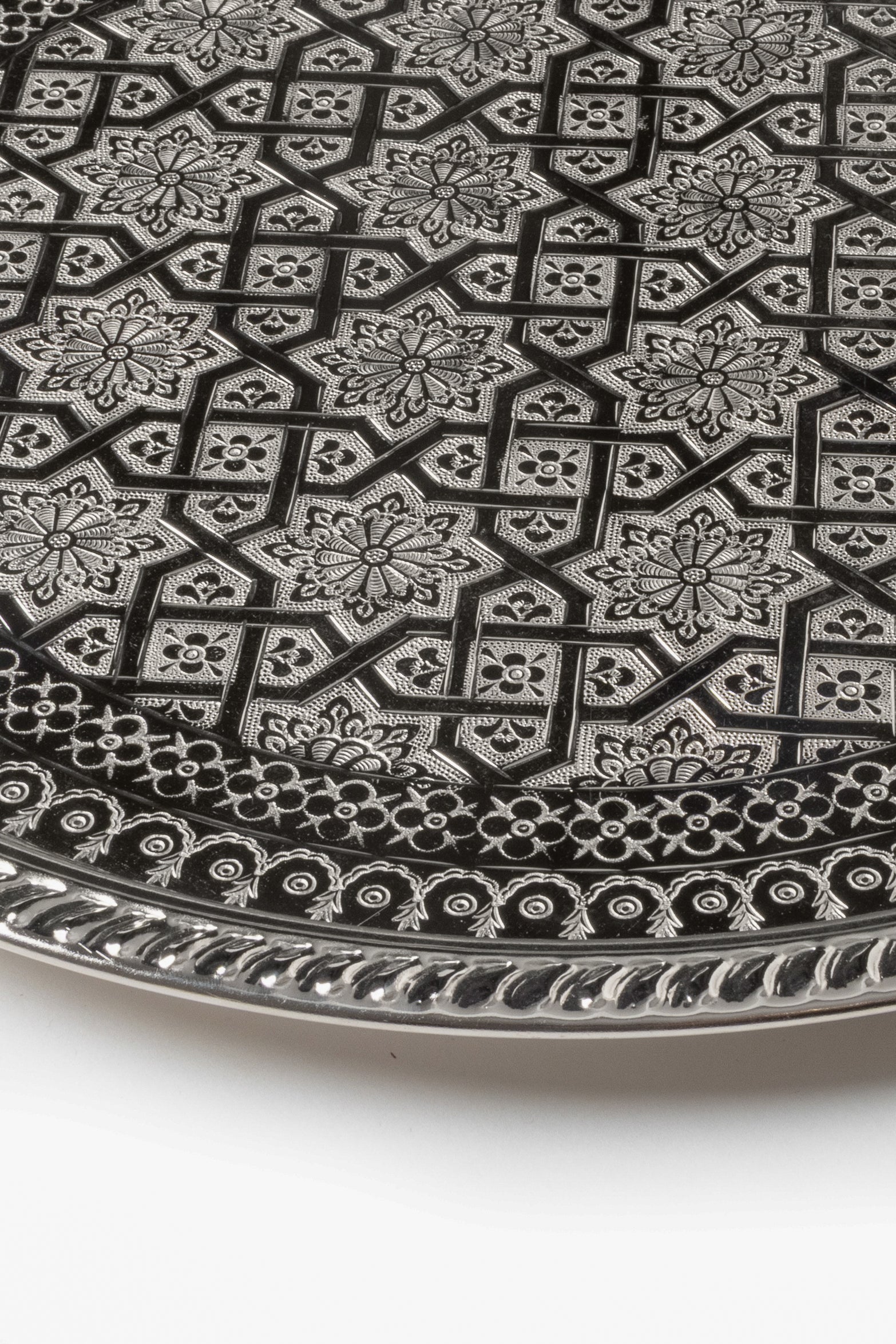 Safaa – Plateau marocain aux gravures traditionnelles