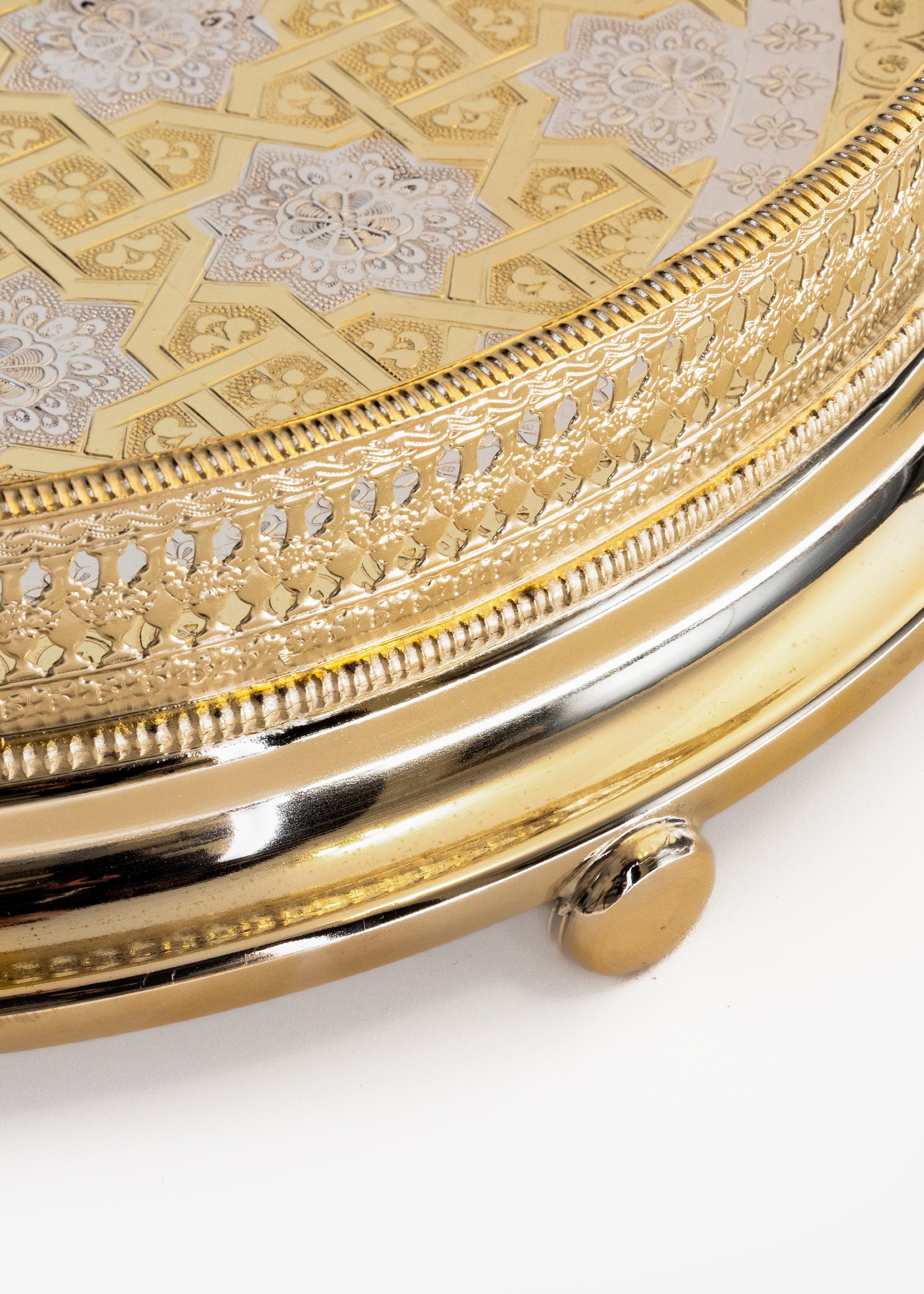 Gold Fayza – Plateau marocain de luxe avec gravures traditionnelles