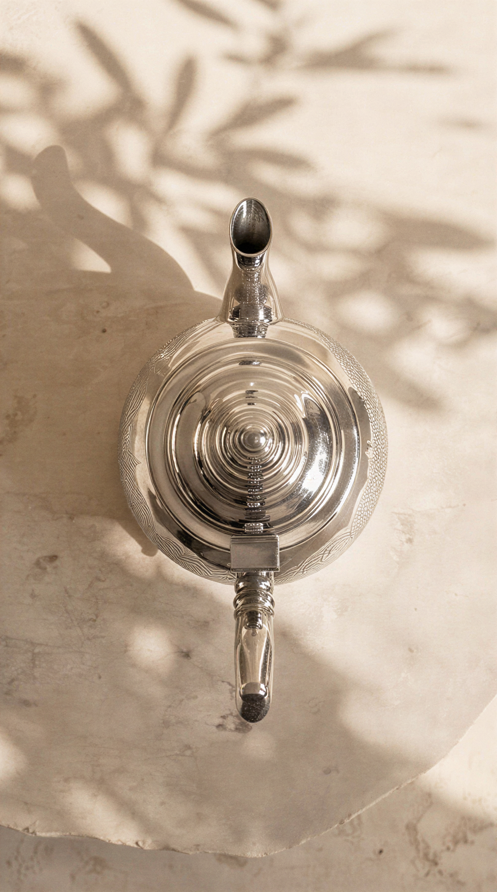 Nour – Théière marocaine avec gravures florales