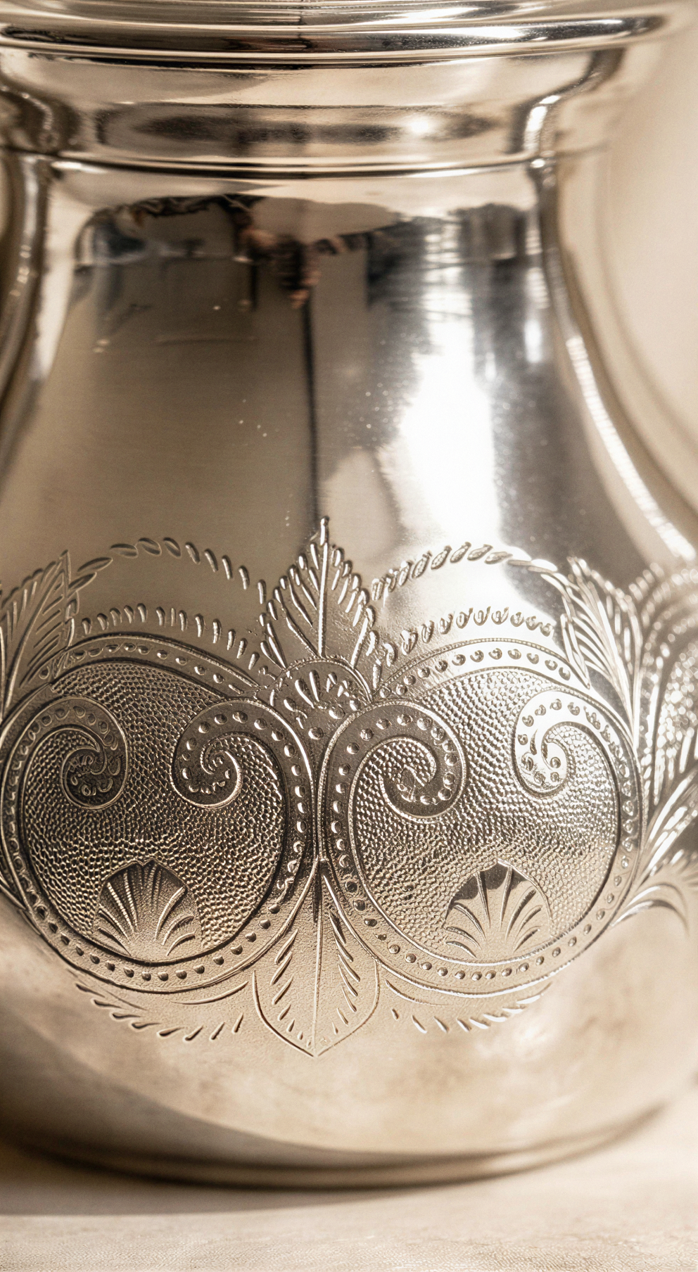 Nour – Théière marocaine avec gravures florales