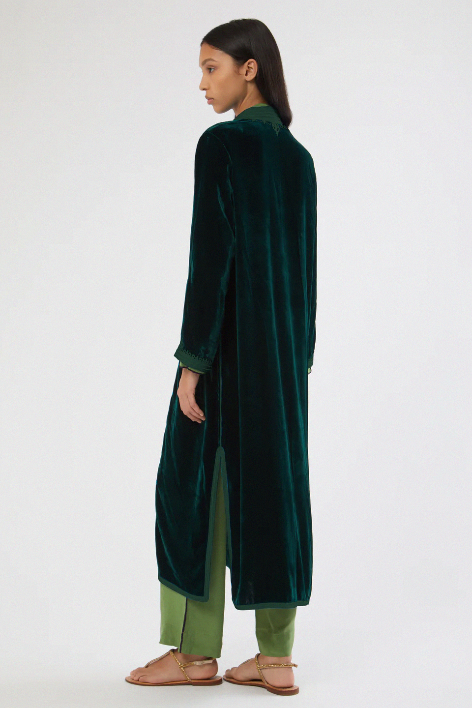 Leïla – Moroccan Velvet Coat