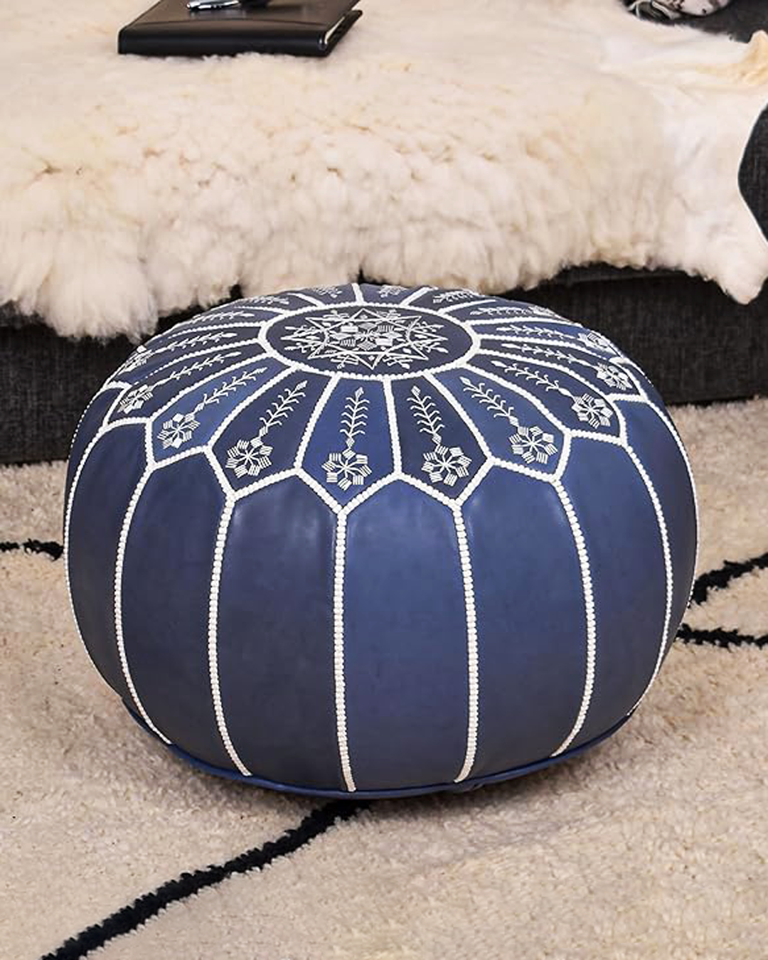 Pouf en cuir ottoman brodé marocain