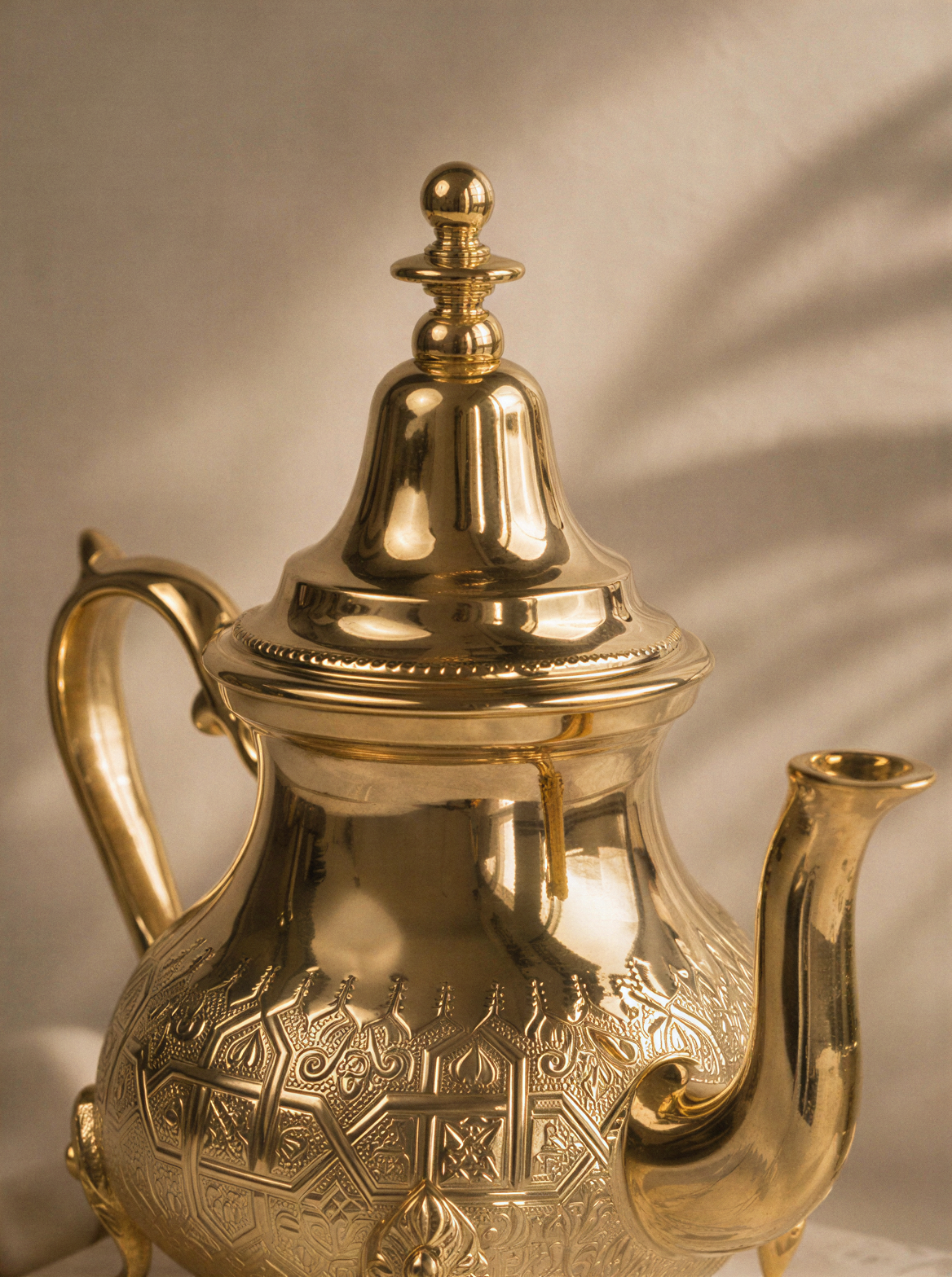 Moulay – Théière marocaine à pieds avec gravures traditionnelles
