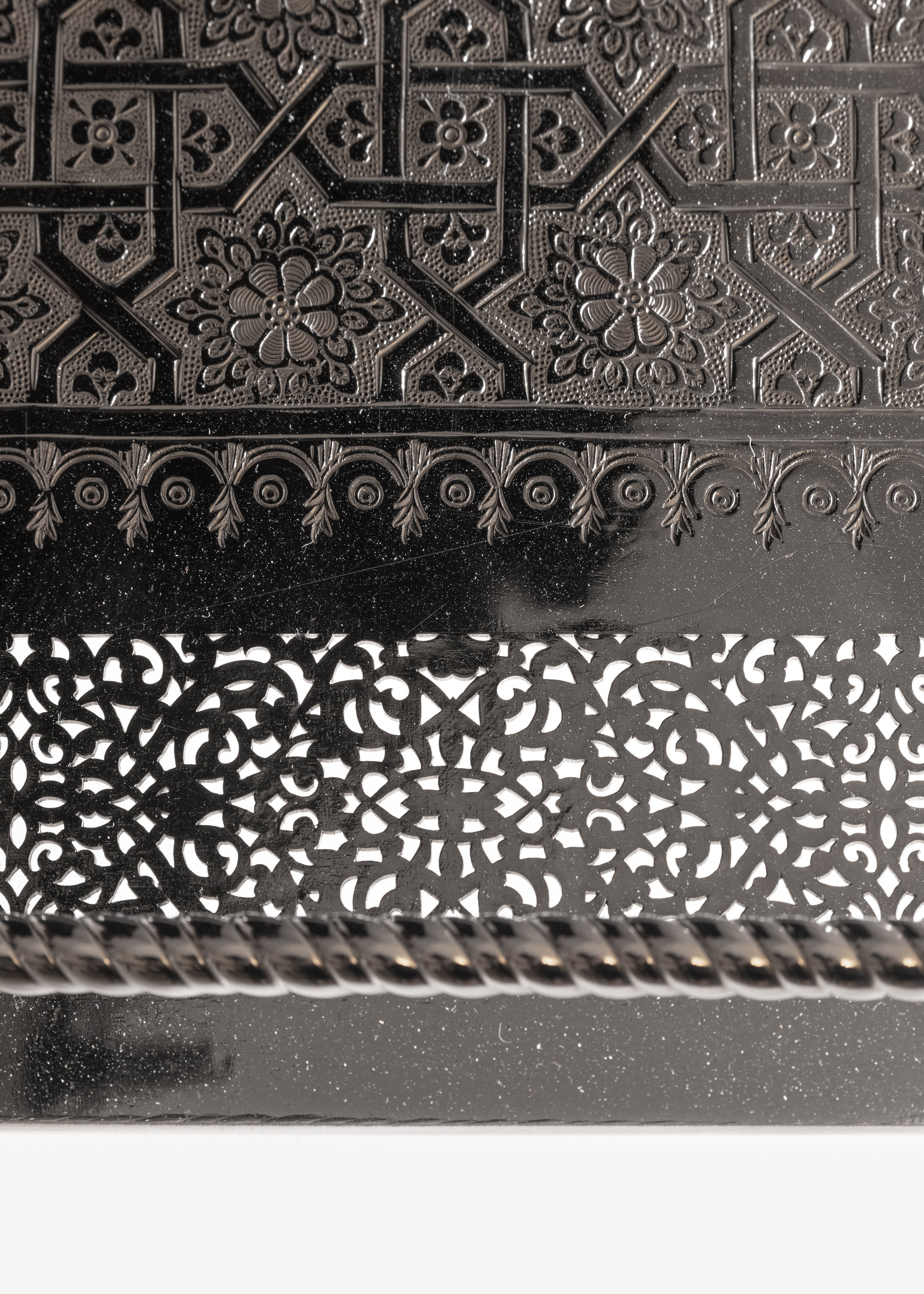 Hassna – Plateau marocain de luxe aux gravures traditionnelles