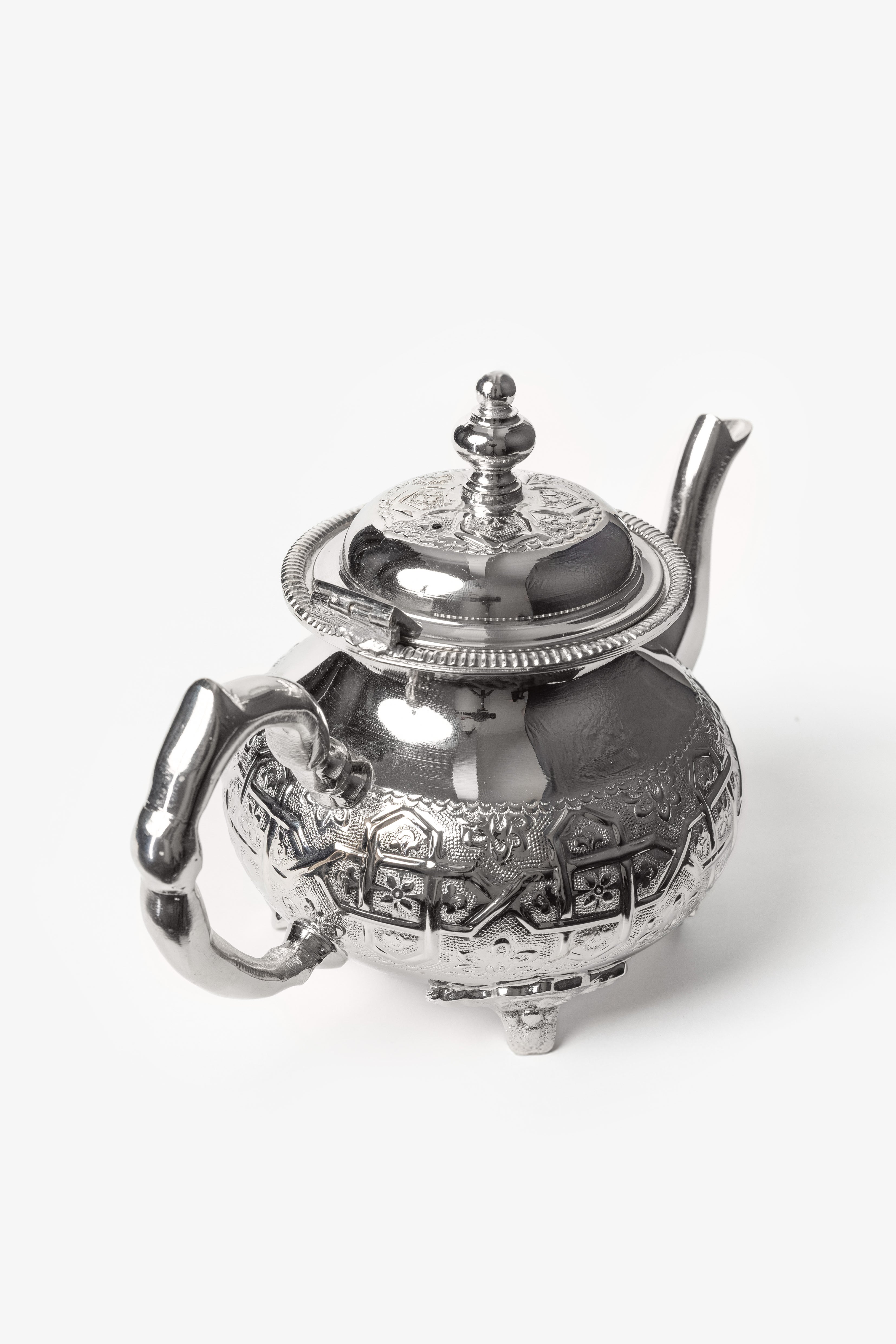 Faris – Théière Marocaine à Pieds avec Gravures Traditionnelles