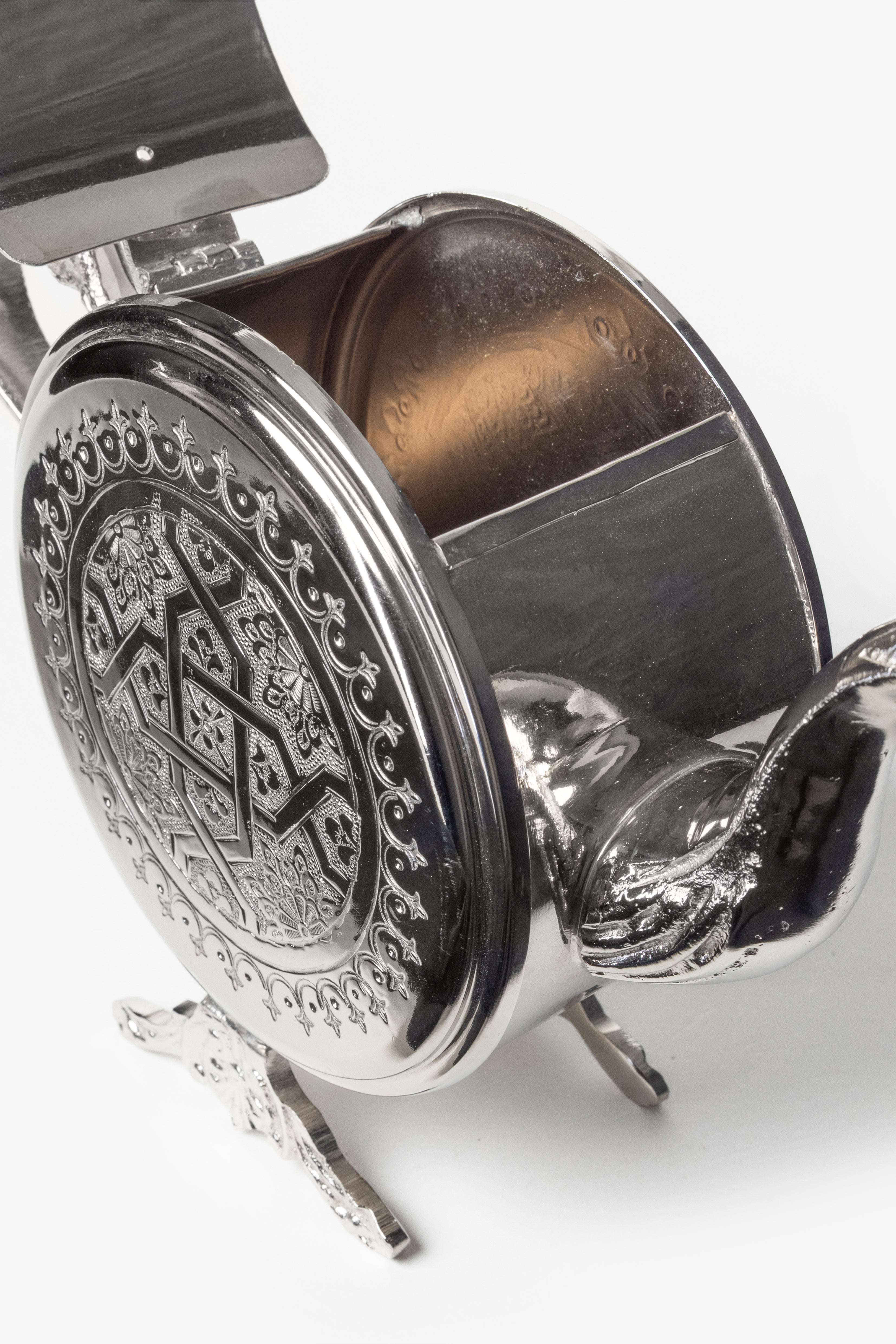 Fezza – Théière Marocaine à Pieds avec Sculpture Traditionnelle